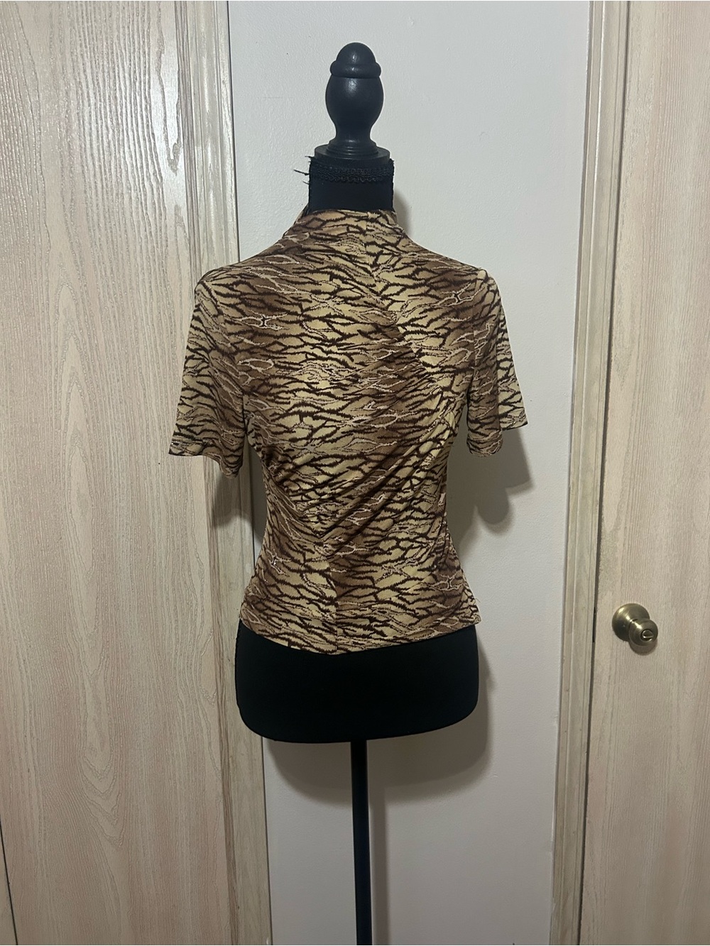 Animal-Print Short Sleeve Top in Brown